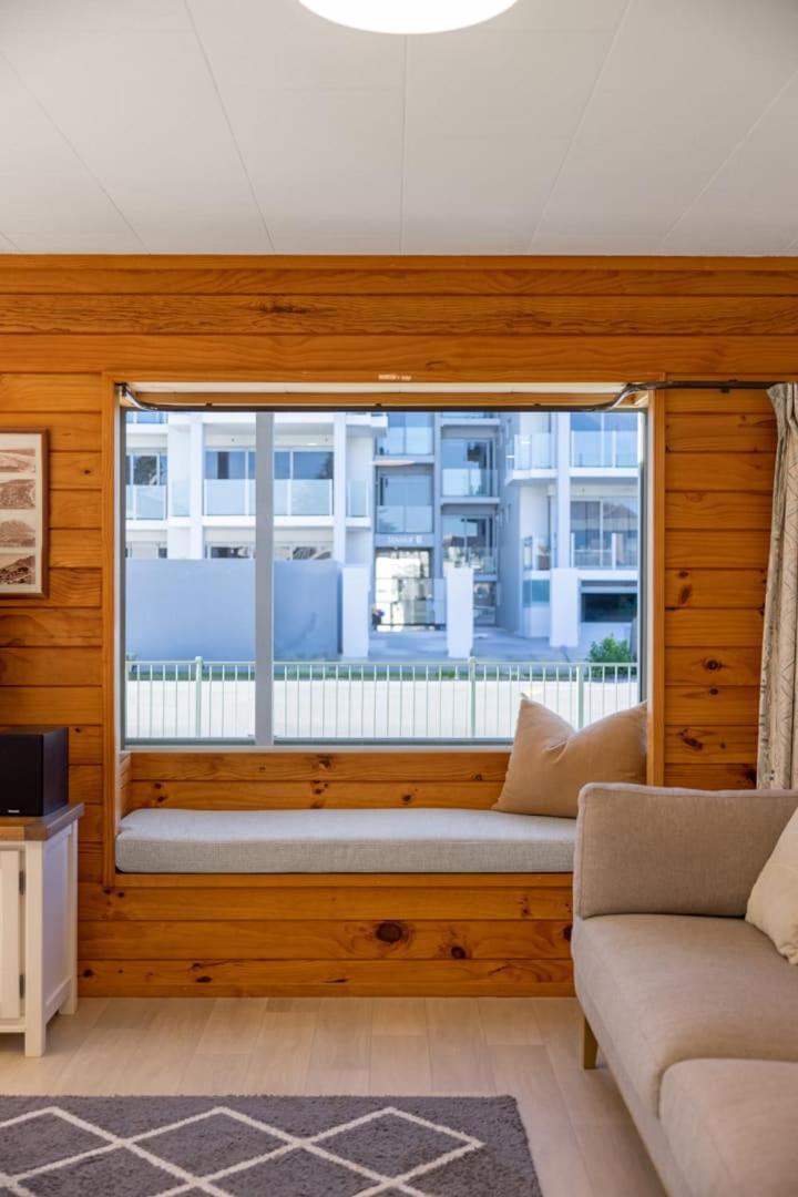 Вилла The Iconic Kiwi Bach, Full Site Downtown Mount Маунт-Маунгани Экстерьер фото
